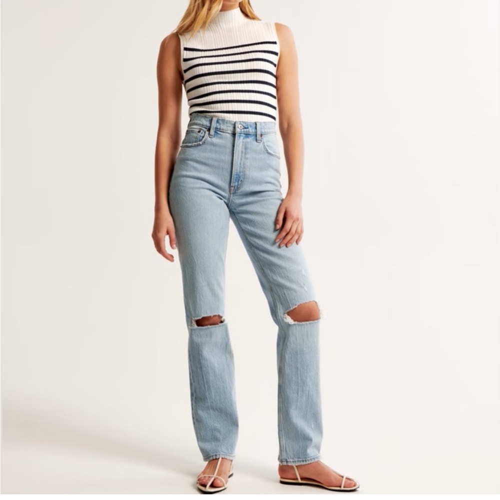 Abercrombie & Fitch Ultra High Rise 90s Straight Jean 26 2 short distressed